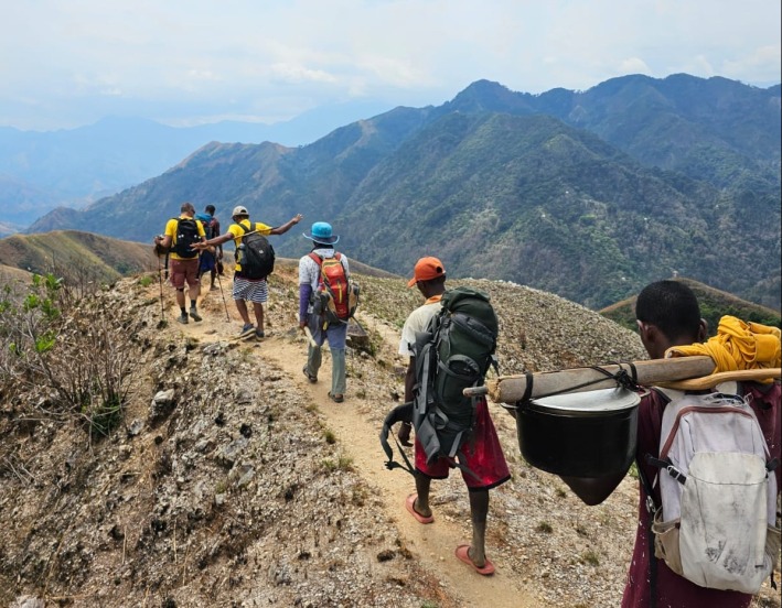 prvi-slovaci-na-najvyssej-hore-madagaskaru-maromokotro-vladimir-dudlak-audioblog-ck-victory-travel