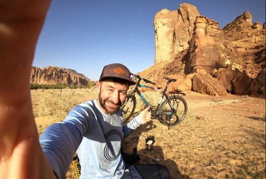 1500-km-na-bicykli-v-saudskej-arabii-michal-tlelka-audioblog-ck-victory-travel